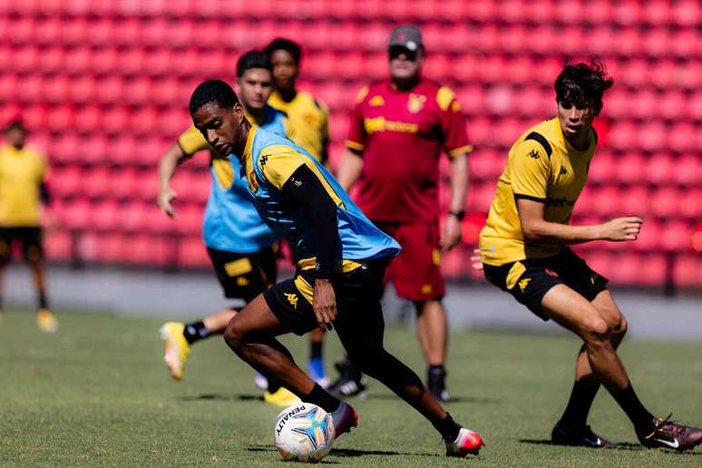 Treino do Sport Recife no est&aacute;dio da Ilha do Retiro, nesta ter&ccedil;a-feira (19).