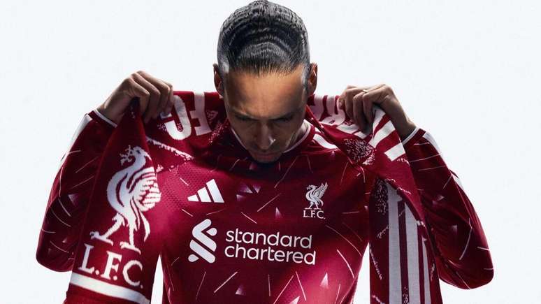 Darwin Nu&ntilde;ez com novo uniforme para 2026/27 &ndash;