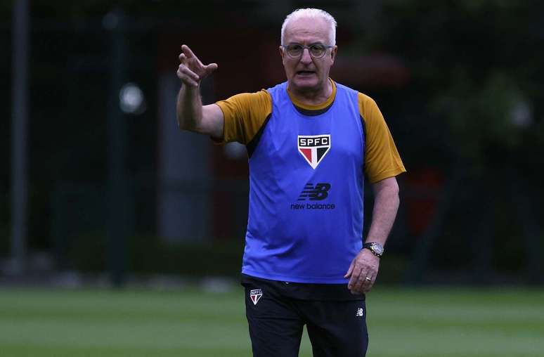 S&atilde;o Paulo indica a Dorival que far&aacute; contrata&ccedil;&otilde;es e vender&aacute; jogadores &ndash;