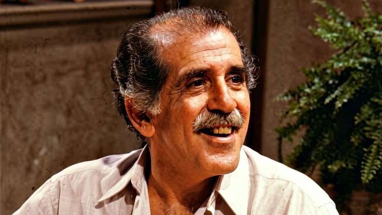 Oscar (Luiz Carlos Arutin) se fingia de bonzinho e doente para explorar e enganar a mulher