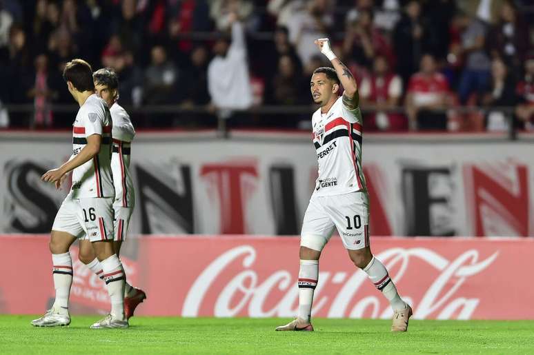 Luciano marcou o gol do S&atilde;o Paulo no empate contra o Million&aacute;rios &ndash;