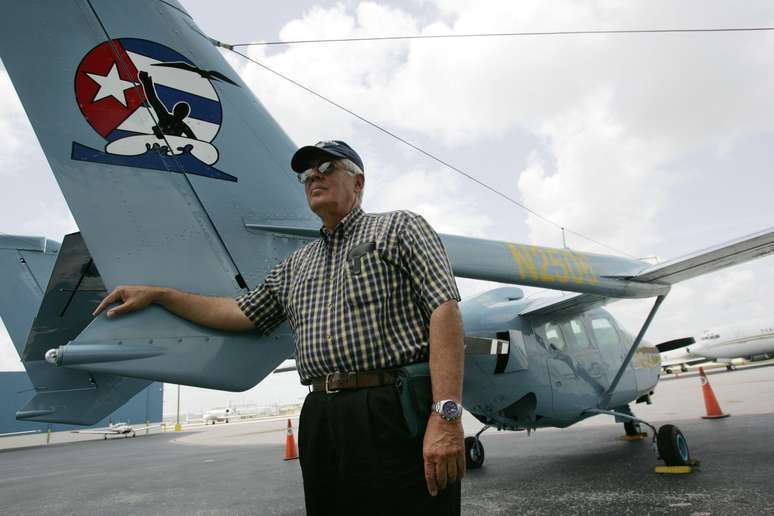 Jos&eacute; Basulto, l&iacute;der da organiza&ccedil;&atilde;o Irm&atilde;os ao Resgate, em 2006
