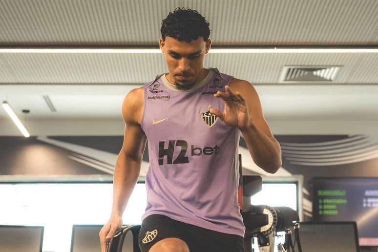 Victor Hugo ficou quase um m&ecirc;s fora de a&ccedil;&atilde;o no Atl&eacute;tico &ndash;