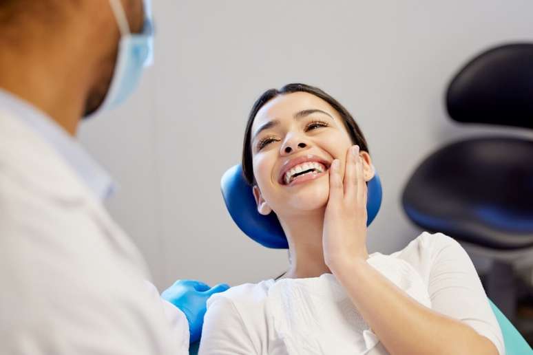 Avalia&ccedil;&atilde;o odontol&oacute;gica &eacute; fundamental antes de qualquer procedimento est&eacute;tico 