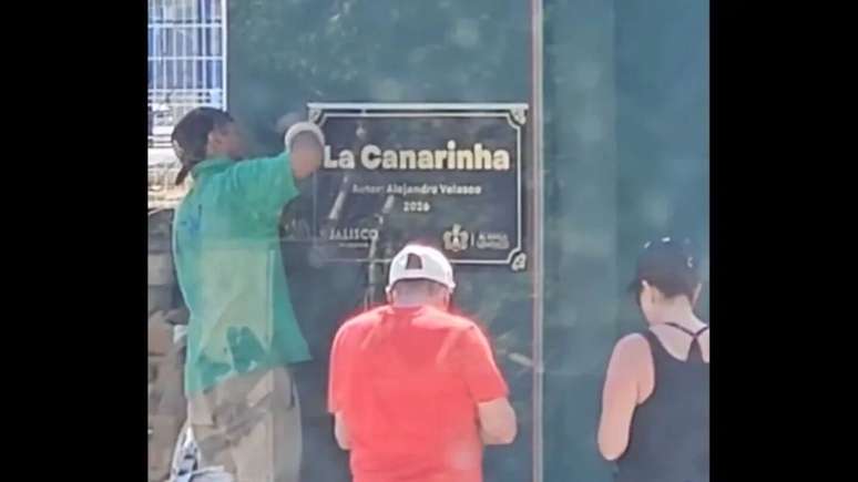 "La Canarinha" &eacute; o nome do monumento.