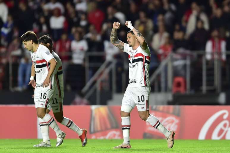 Luciano celebra gol diante do Millonarios, no Morumbis &ndash;