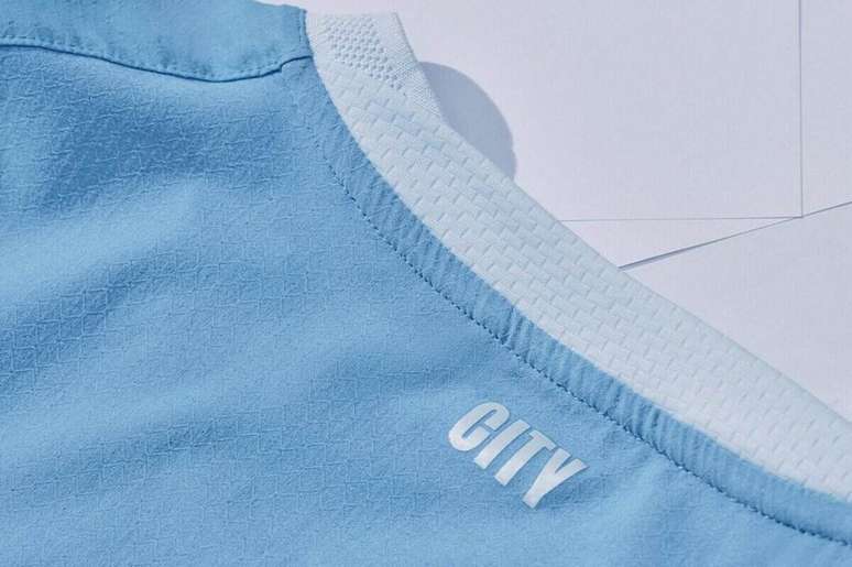 Detalhe nas costas do uniforme &ndash;