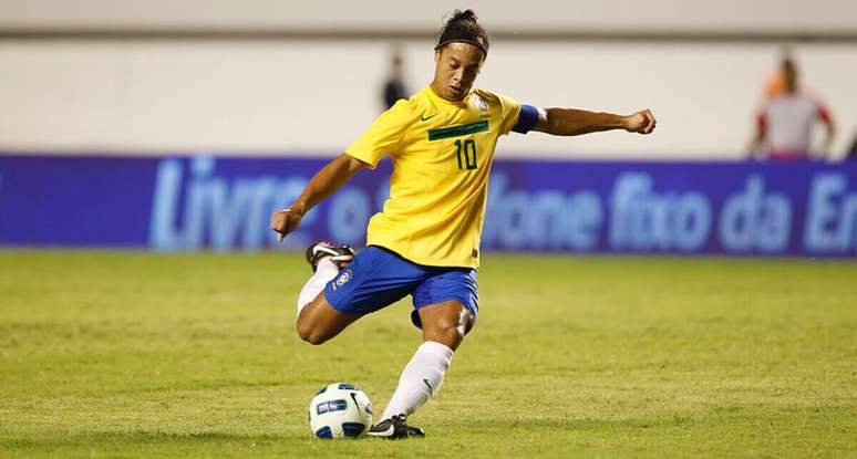 Ronaldinho Ga&uacute;cho com a camisa da Sele&ccedil;&atilde;o Brasileira &ndash; Rafael Ribeiro/CBF