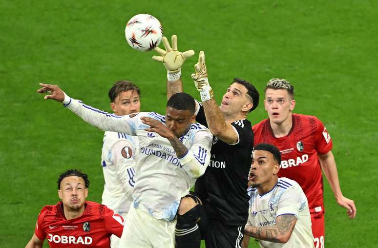 Goleiro precisou atuar no sacrif&iacute;cio na decis&atilde;o &ndash;