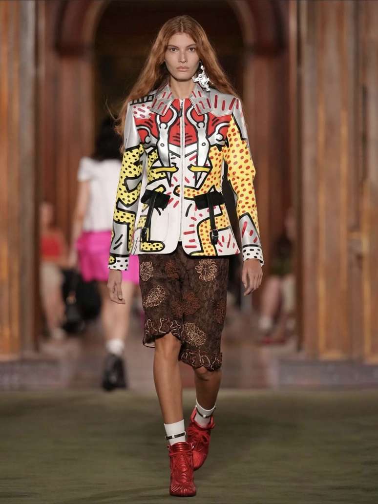 Larissa Moraes no desfile da Louis Vuitton 