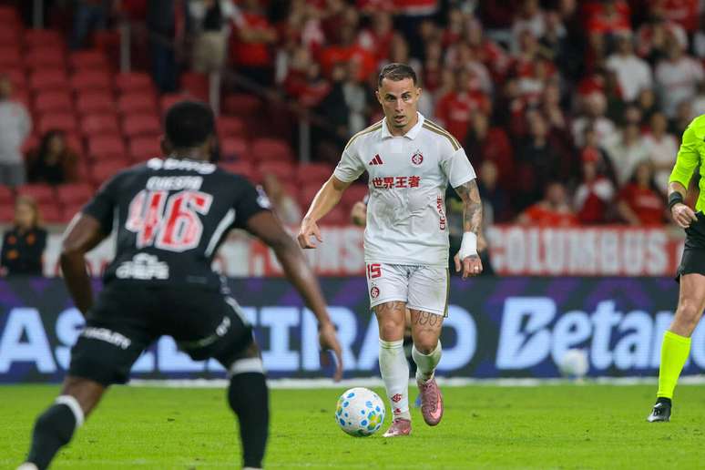 Internacional goleou o Vasco pelo Brasileir&atilde;o &ndash;