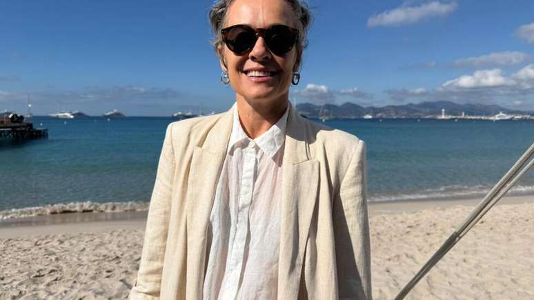 A Rachel Daisy, da produtora brasileira Desvia, que coproduziu o longa &ldquo;Seis Meses no Pr&eacute;dio Rosa e Azul&rdquo;, selecionado na mostra paralela Semana Cr&iacute;tica de Cannes;