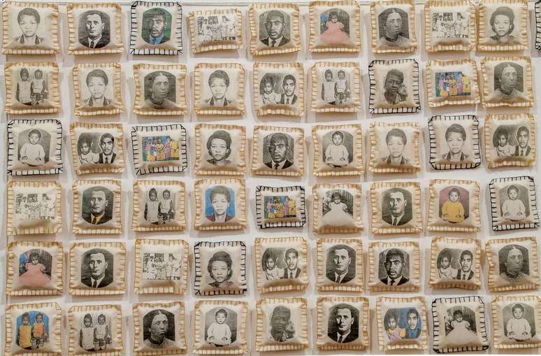 Paulino desenvolveu Parede da Mem&oacute;ria ainda como estudante na USP. A obra foi decisiva em sua carreira, hoje parte do acervo da Pinacoteca de S&atilde;o Paulo