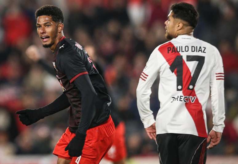 Tento contra o River foi o primeiro do defensor com a camisa do Massa Bruta &ndash;