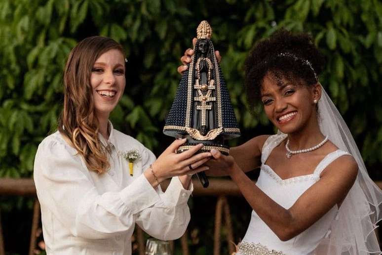 'Para n&oacute;s, Nossa Senhora Aparecida representa gratid&atilde;o, intercess&atilde;o e a consagra&ccedil;&atilde;o da nossa fam&iacute;lia a Deus'