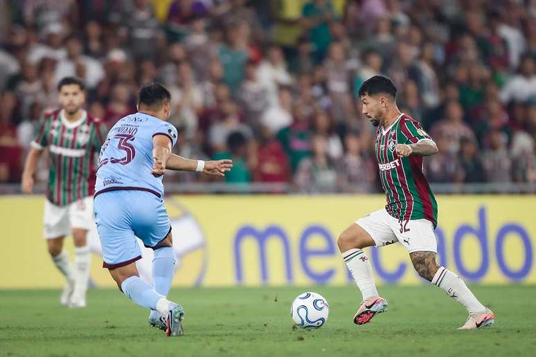 Com grandes atua&ccedil;&otilde;es, Acosta tornou-se o principal jogador do Fluminense &ndash;