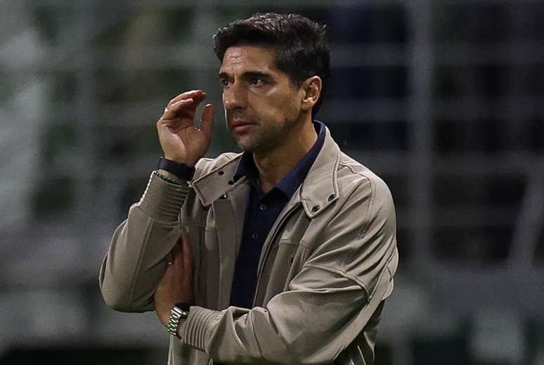 Abel faz alerta para arbitragem de Flamengo x Palmeiras &ndash;