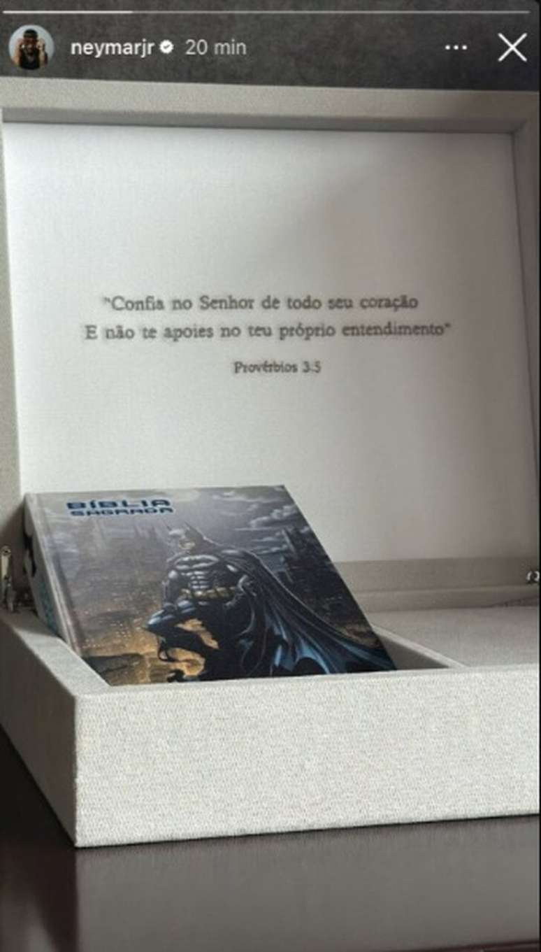 B&iacute;blia Sagrada do Batman viraliza na web &ndash;