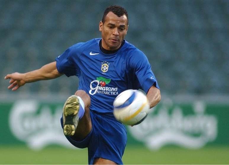 Cafu se destacou com lideran&ccedil;a e dedica&ccedil;&atilde;o na Sele&ccedil;&atilde;o Brasileira &ndash;