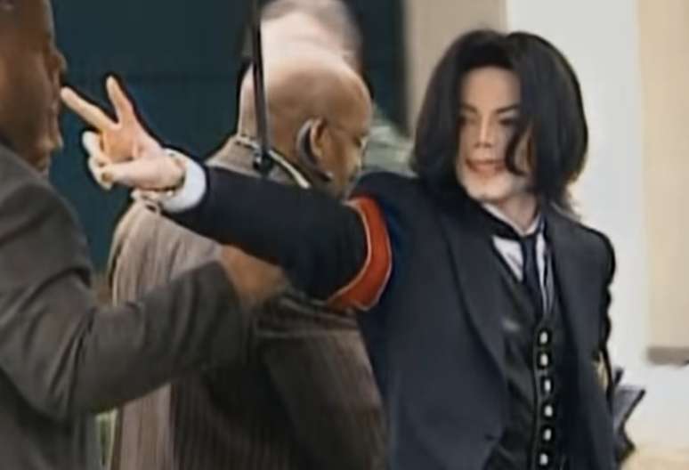 Michal Jackson: Netflix சிறுவர் துஷ்பிரயோகத்திற்கான பாடகரின் விசாரணை பற்றிய ஆவணத் தொடரை அறிவிக்கிறது