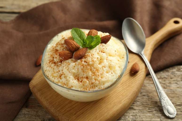 Arroz doce com am&ecirc;ndoas e creme de baunilha 
