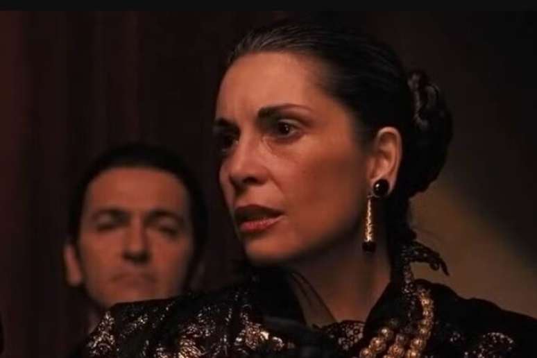 Vivida por Talia Shire nos cinemas, Connie protagonizar&aacute; novo livro da franquia 'O Poderoso Chef&atilde;o'