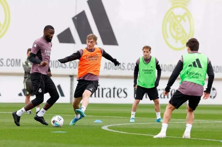 Treinamento do Real Madrid para o &uacute;ltimo jogo da temporada &ndash;