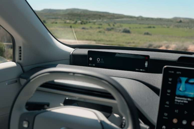 Volvo EX60 Ultra P10