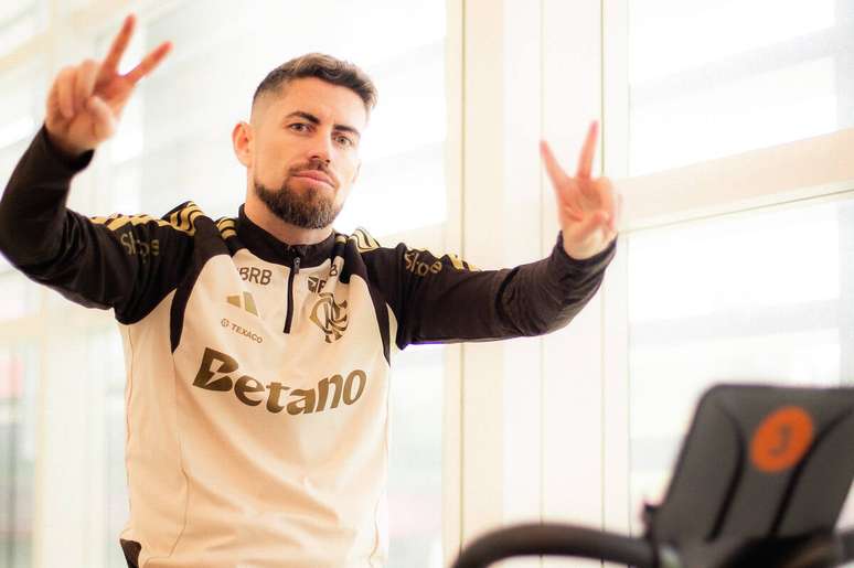 Jorginho volta a atuar pelo Brasileir&atilde;o ap&oacute;s cumprir autom&aacute;tica contra o CAP &ndash;