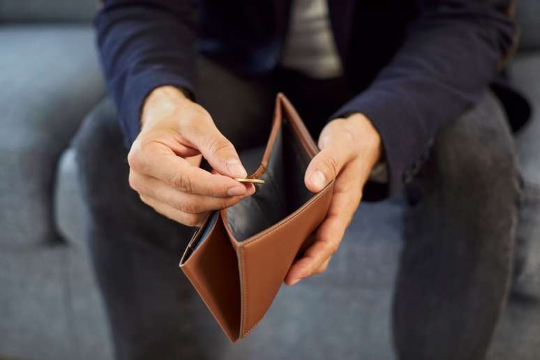 A simpatia da moeda ajuda a renovar as energias financeiras e atrair prosperidade ao longo do m&ecirc;s 
