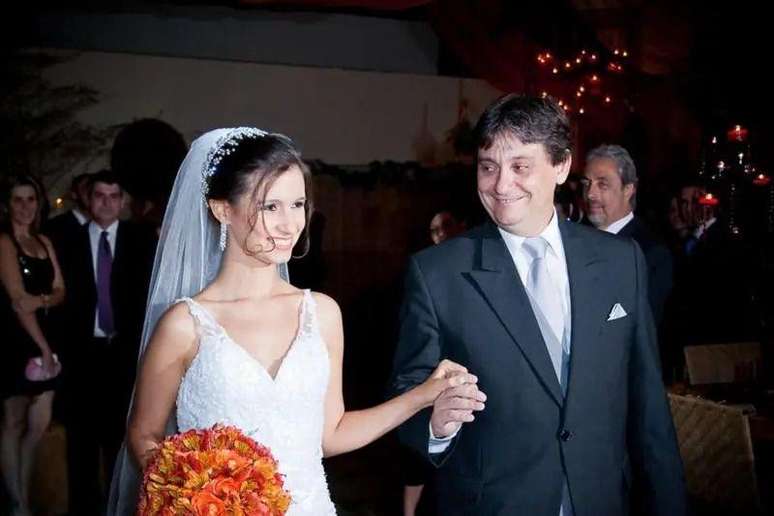 Renato Machado Cotta com a filha Bianca, uma das v&iacute;timas do acidente