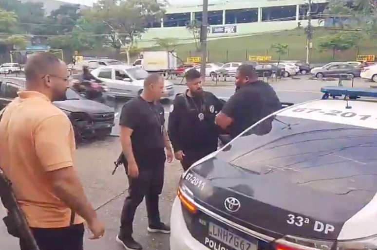 Pol&iacute;cia prende integrante de torcida organizada na tarde de quinta-feira (21)
