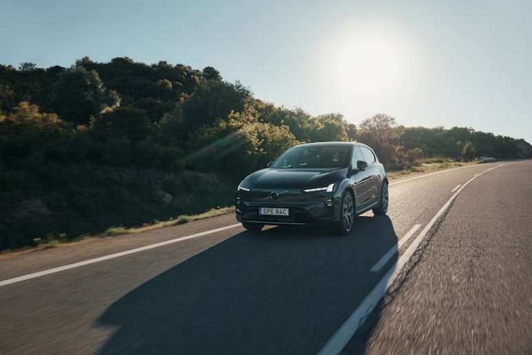 Volvo EX60 Ultra P10
