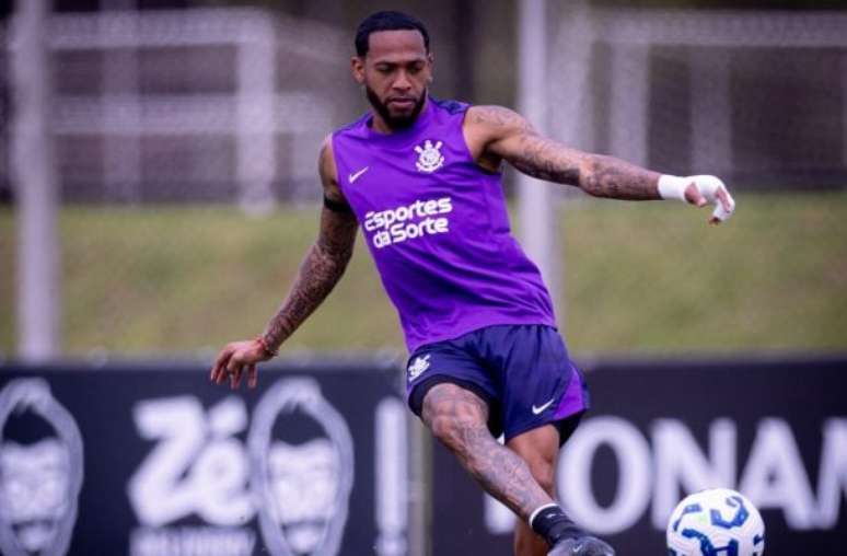 Corinthians sofreu transfer ban por d&iacute;vida na compra do volante Mart&iacute;nez &ndash;