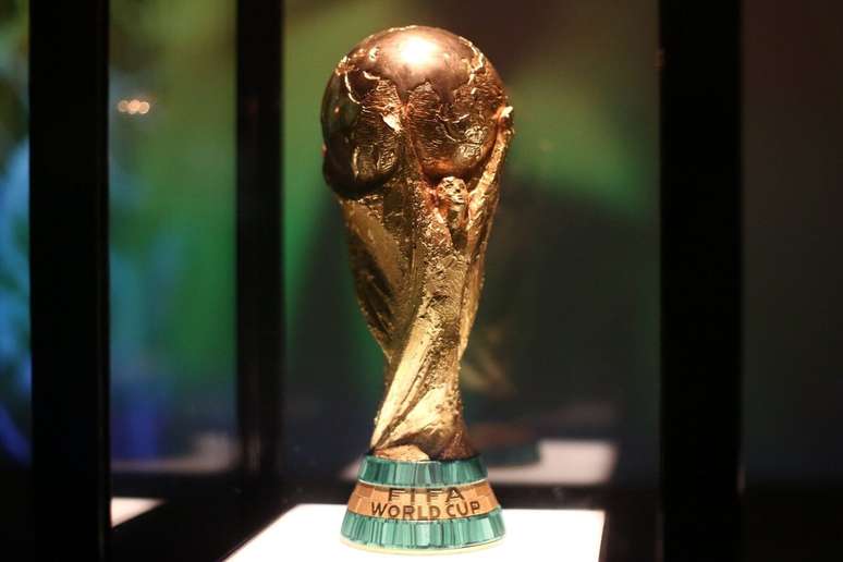 Trof&eacute;u da Copa do Mundo &ndash;