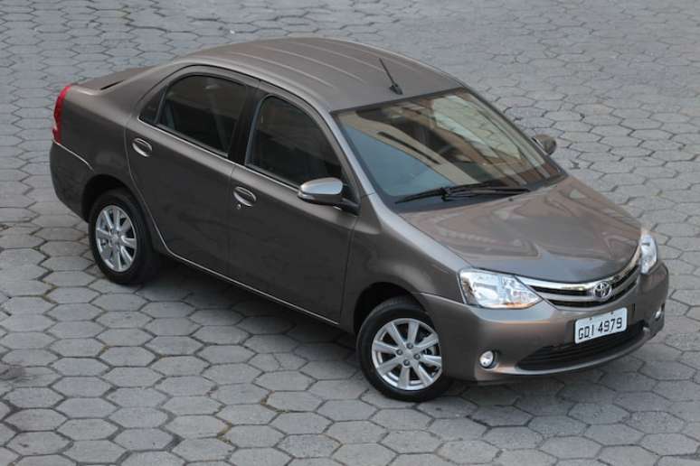 Toyota Etios Sedan tem porta-malas com capacidade para 562 litros