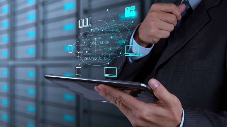 A chamada Economia do Acesso ampliou conveni&ecirc;ncia e acesso imediato, mas tamb&eacute;m levantou debates sobre depend&ecirc;ncia de plataformas, perda de autonomia e desaparecimento de obras digitais dos cat&aacute;logos online &ndash; depositphotos.com / everythingposs