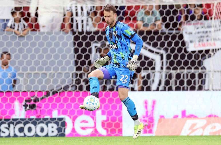 Neto coleciona falhas com a camisa do Botafogo &ndash;