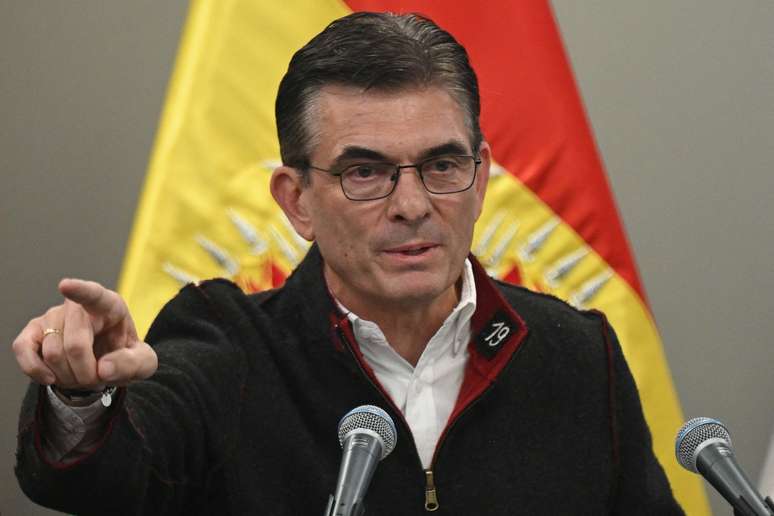 Presidente Rodrigo Paz tem recuado em algumas medidas, mas protestos n&atilde;o cessaram