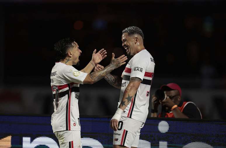 Luciano se torna o segundo maior artilheiro do S&atilde;o Paulo no s&eacute;culo &ndash;