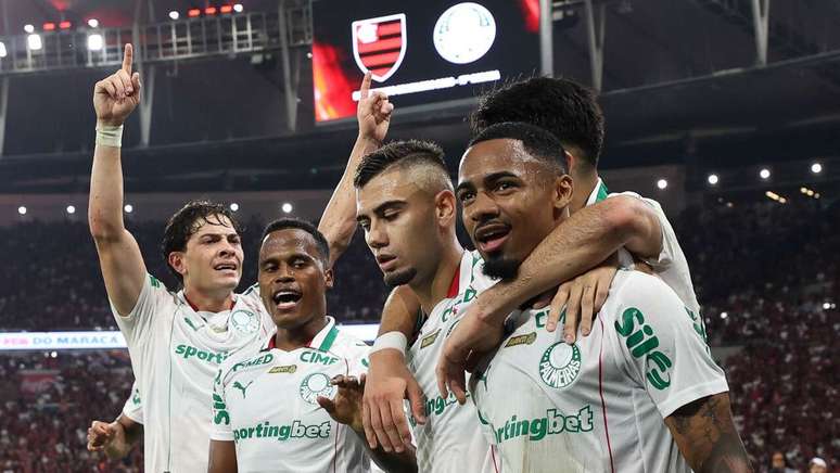 Palmeiras venceu o Flamengo por 3 a 0 no Maracan&atilde; &ndash;