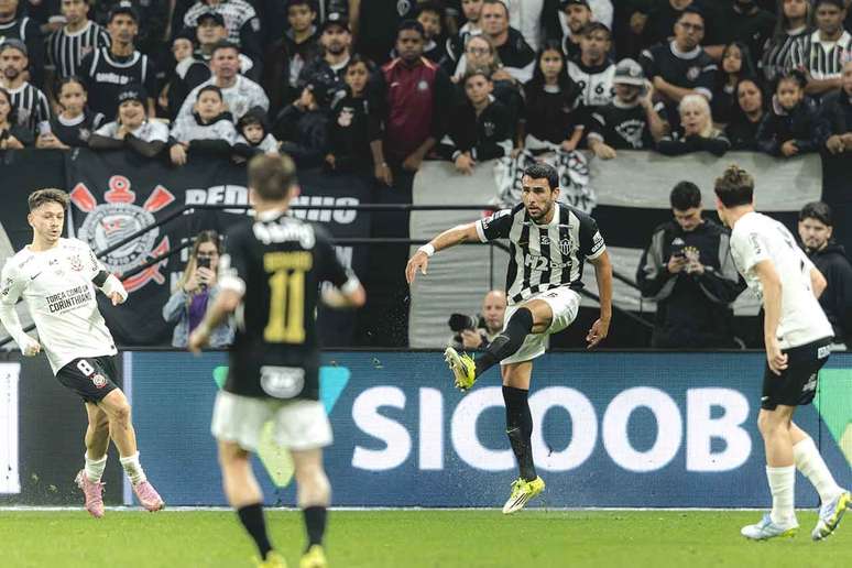 Junior Alonso contra o Corinthians &ndash;