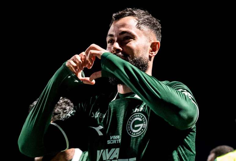 Esmeraldino jogou com um a mais no segundo tempo e conquistou a vit&oacute;ria &ndash;