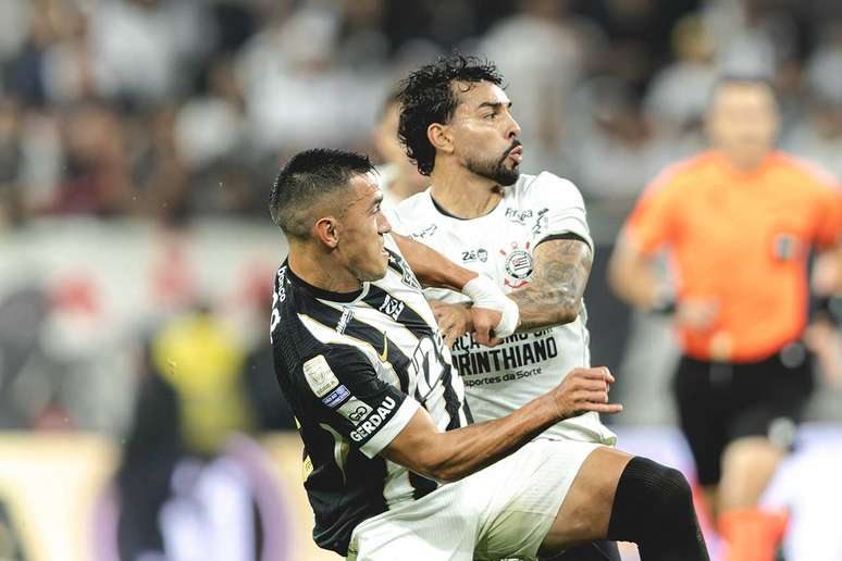 Corinthians venceu o Atl&eacute;tico na Neo Qu&iacute;mica Arena &ndash;