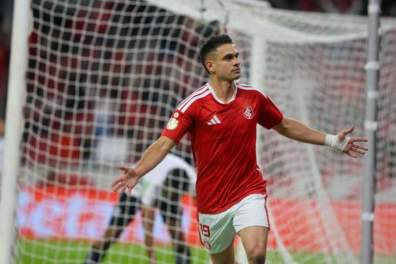 Borr&eacute; celebra gol marcado pelo Internacional &ndash;