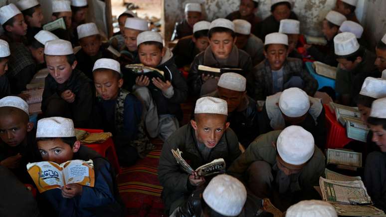 Madrassas, ou escolas religiosas, ainda s&atilde;o uma op&ccedil;&atilde;o para a educa&ccedil;&atilde;o de meninas