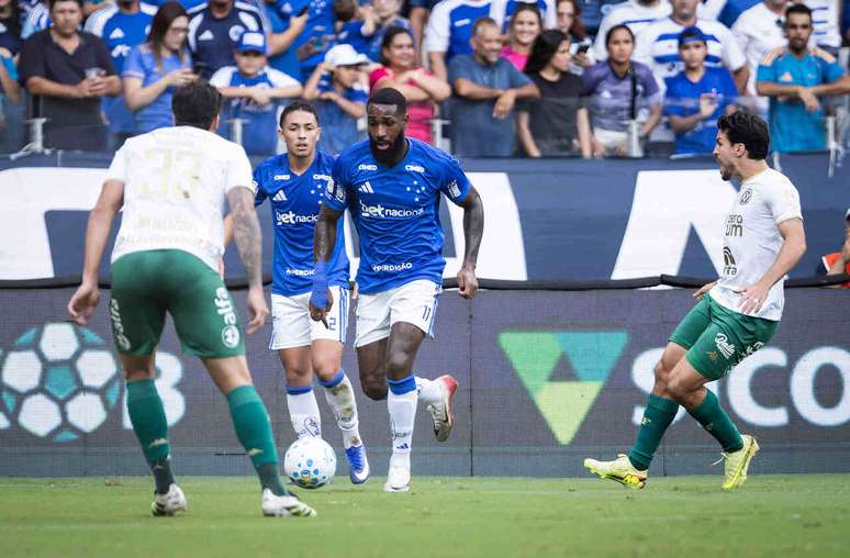 O Cruzeiro venceu, com dificuldades, a equipe da Chapecoense pelo Brasileir&atilde;o &ndash;