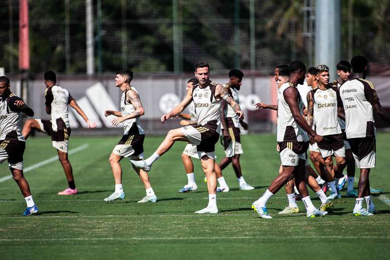 Sa&uacute;l &eacute; op&ccedil;&atilde;o para voltar ao time titular do Flamengo contra o Cusco &ndash;