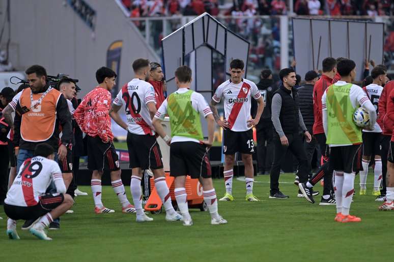 Jogadores do River Plate lamentam perda do Torneo Apertura 2026 