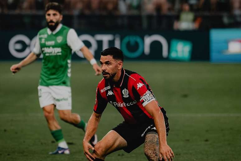Nice ter&aacute; a vantagem de decidir em casa a briga por uma vaga na Ligue 1 em 2026/27 &ndash;